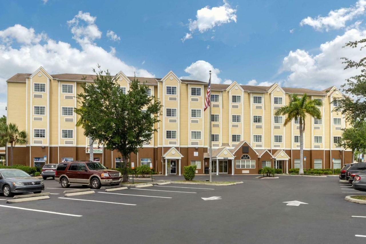 Quality Inn & Suites Lehigh Acres Fort Myers Exterior photo